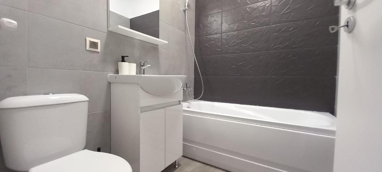 Appartamento Modern 1br With Wifi, Parking And Self Check In Bucarest